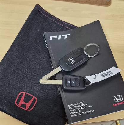 HONDA FIT 1.5 LX 16V FLEX 4P AUTOMÁTICO HONDA FIT 1.5 LX 16V FLEX 4P AUTOMÁTICO